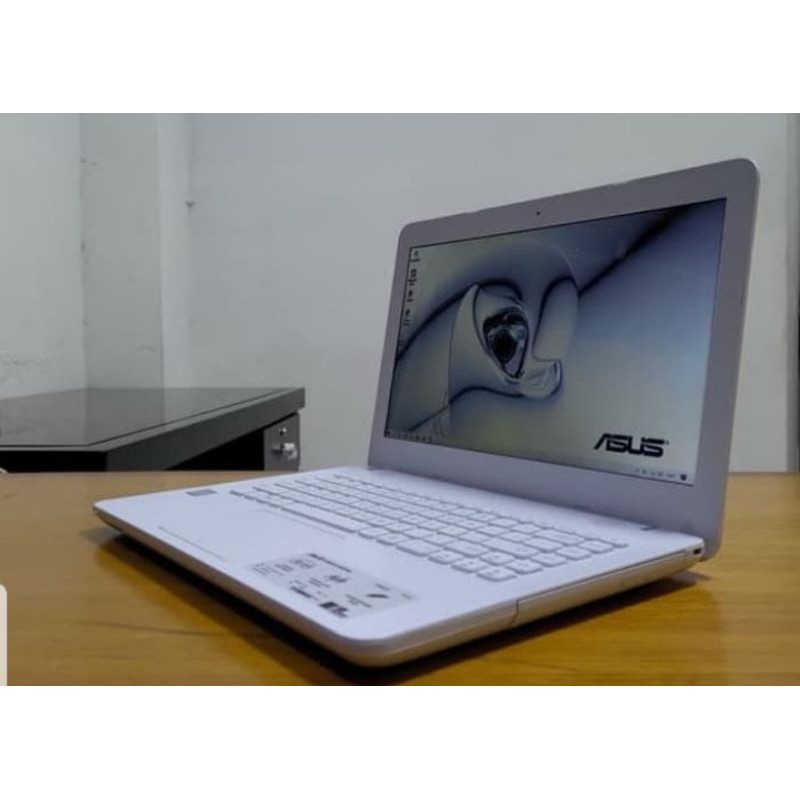 Laptop Asus X441Ma Ram 4 gb hardisk 1 tera N 4000