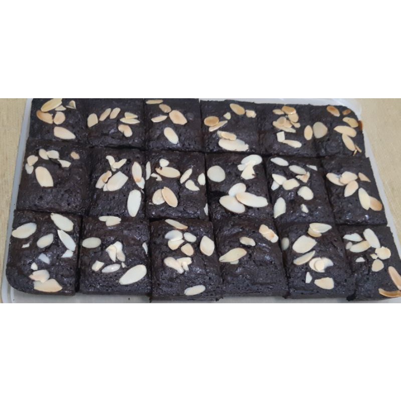 

BROWNIS