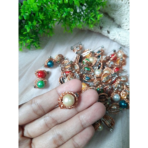 Bros Dagu Bros Kecil Bros Dagu Kecil Bros murah Peniti Bros Aksesoris Wanita Aksesoris Jilbab-Krem