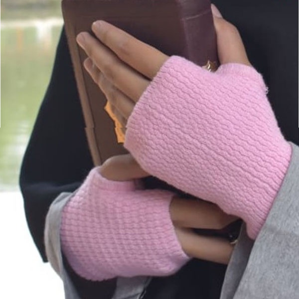 Handsock Manset Rajut Jempol Panjang / Manset Muslimah Panjang (TS-34)-Pink