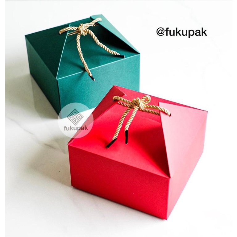 

Box Hamper (10pcs) dus bacang roti kue kering