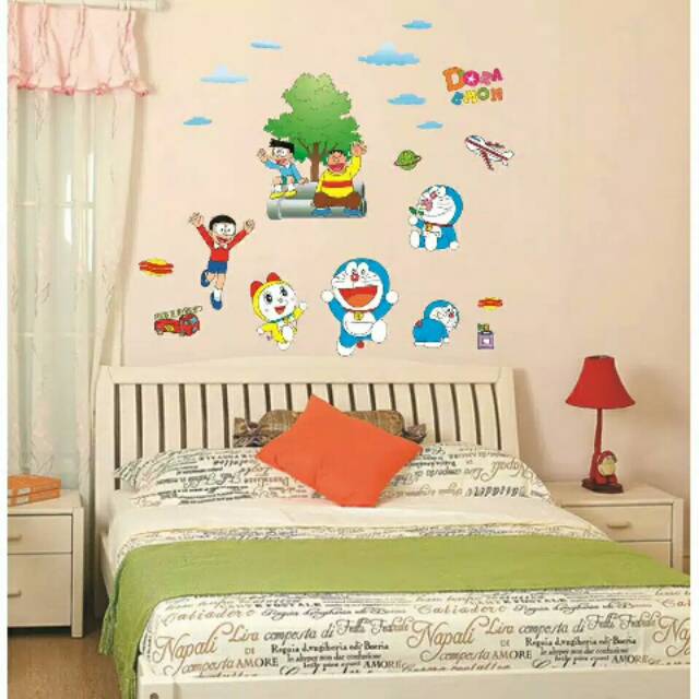 Stiker dinding motif doraemon