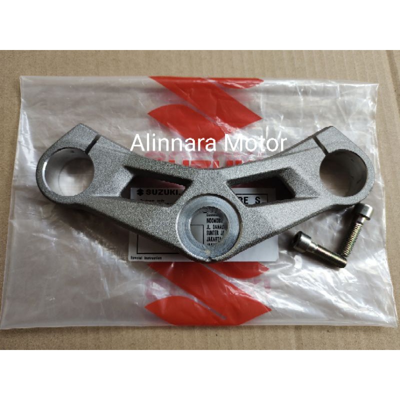 Segitiga Atas Silver Suzuki GSX R 150 Triple Clamp Original SGP