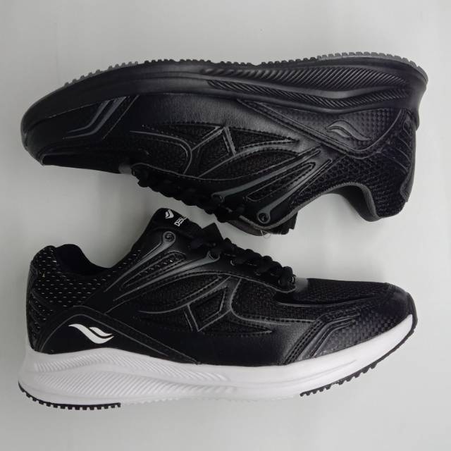 Sepatu sneaker- DESLE - KATHERINA WOOD (Bisa untuk sekolah yang all black)