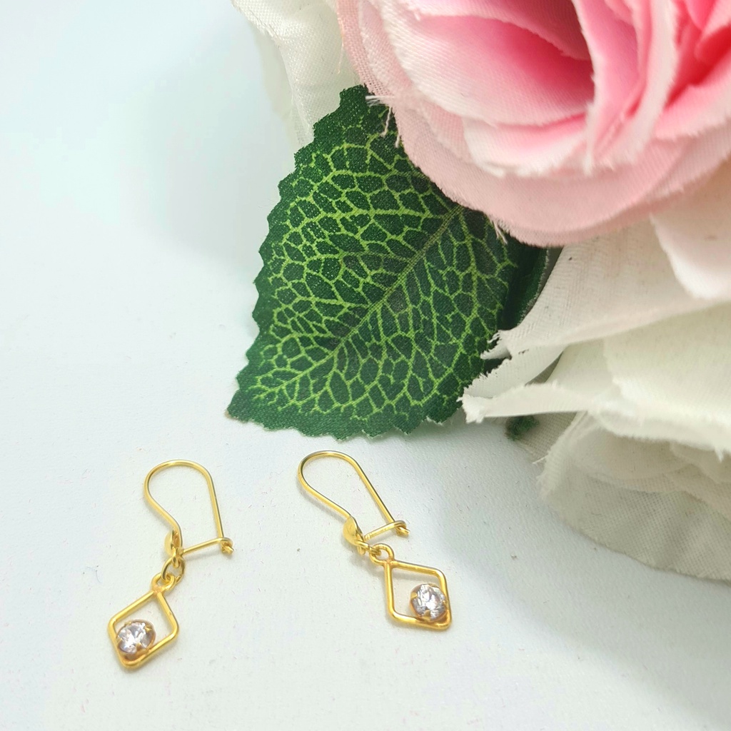 Anting Kait Emas Muda Bandul Kotak Mata Putih