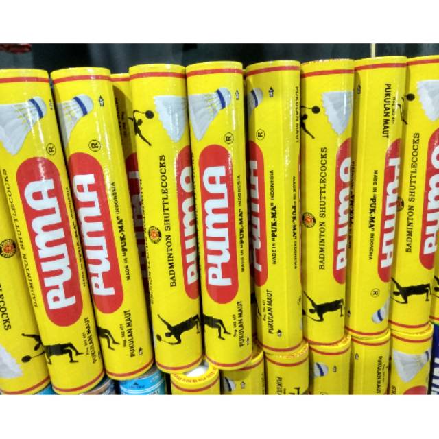 Kok bulutangkis puma kuning