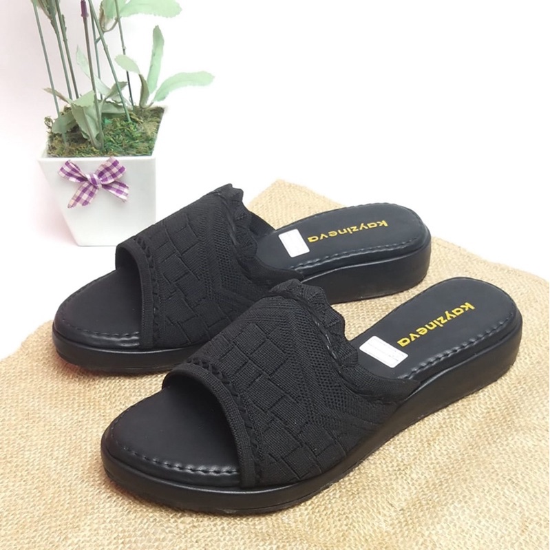 Sendal Plip Plop Wanita Upper Rajut Premium-Hitam
