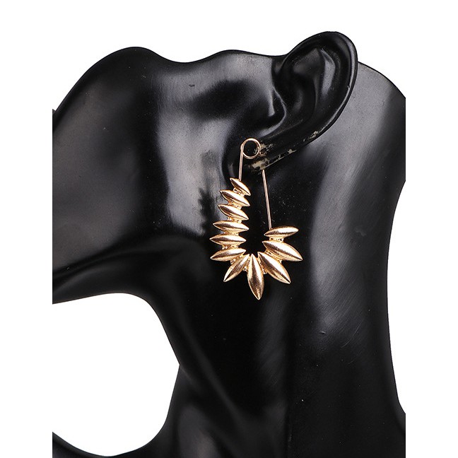 LRC Anting Gantung Fashion Gold Leaf Safety Pin Earrings D07496
