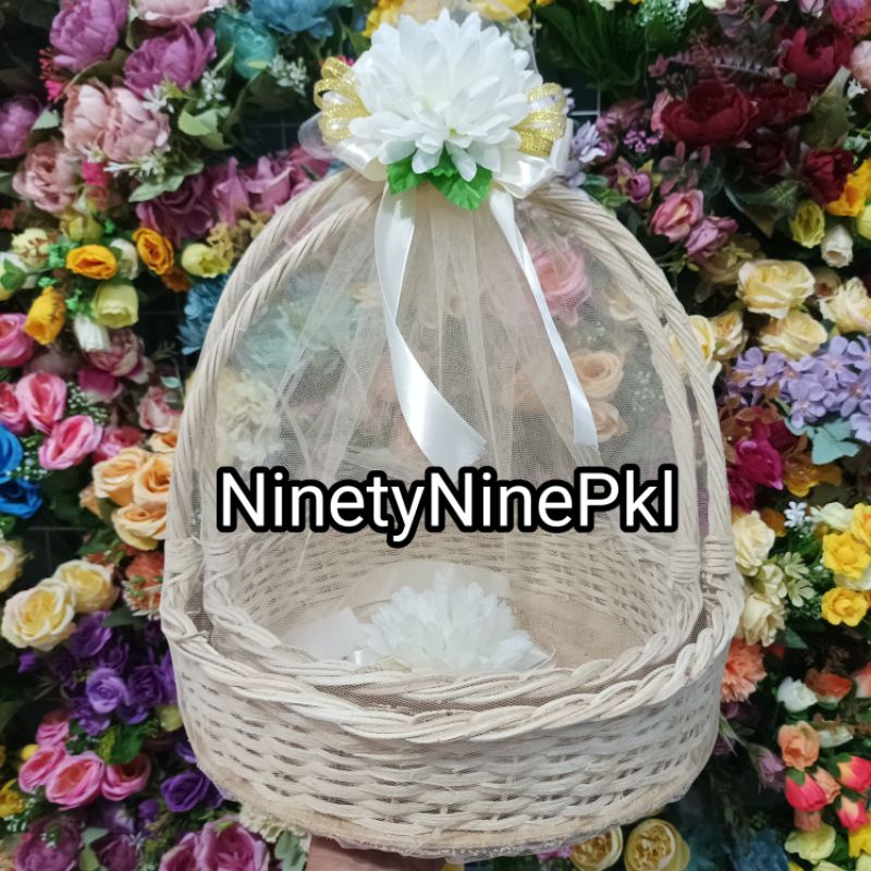 

KERANJANG BULAT TILE ISI 2 / HANTARAN PERNIKAHAN