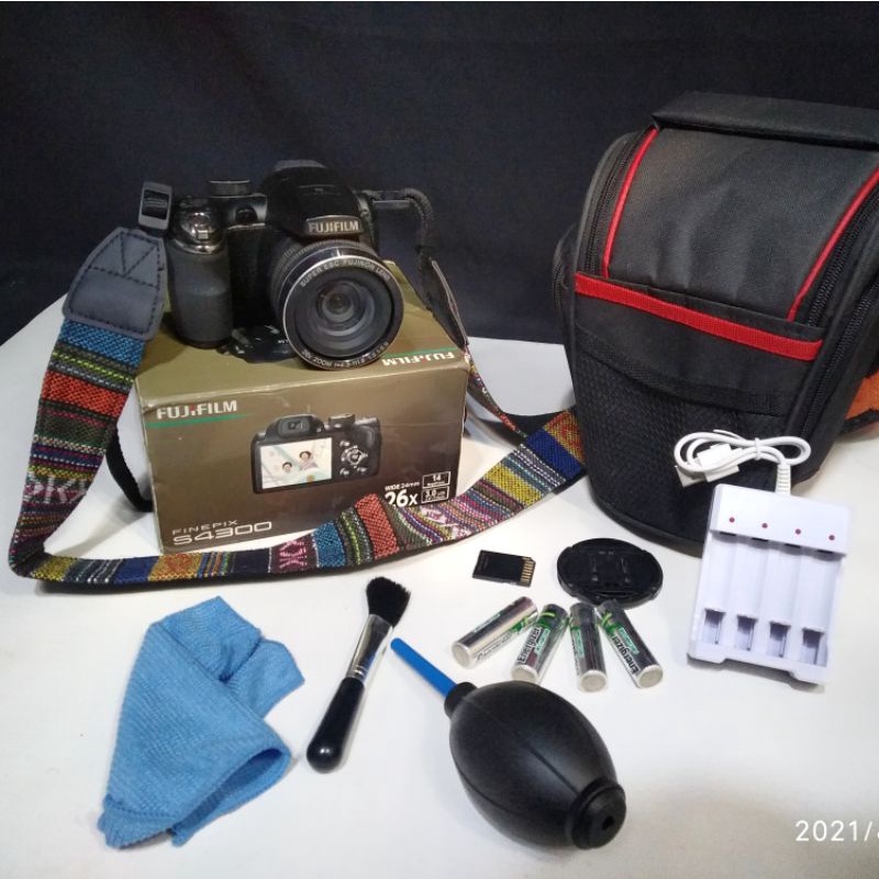 FULLSET kamera bekas / second Fujifilm Finepix S4300 26x zoom / kamera digital superzoom prosumer