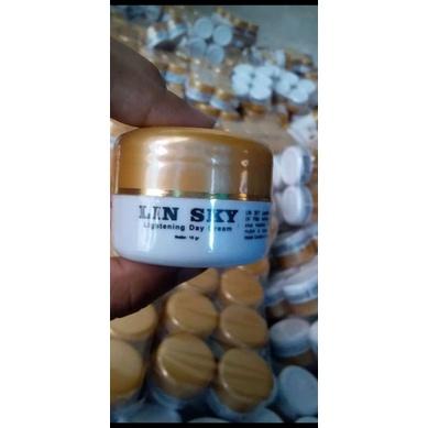 Lin sky lightening Day cream