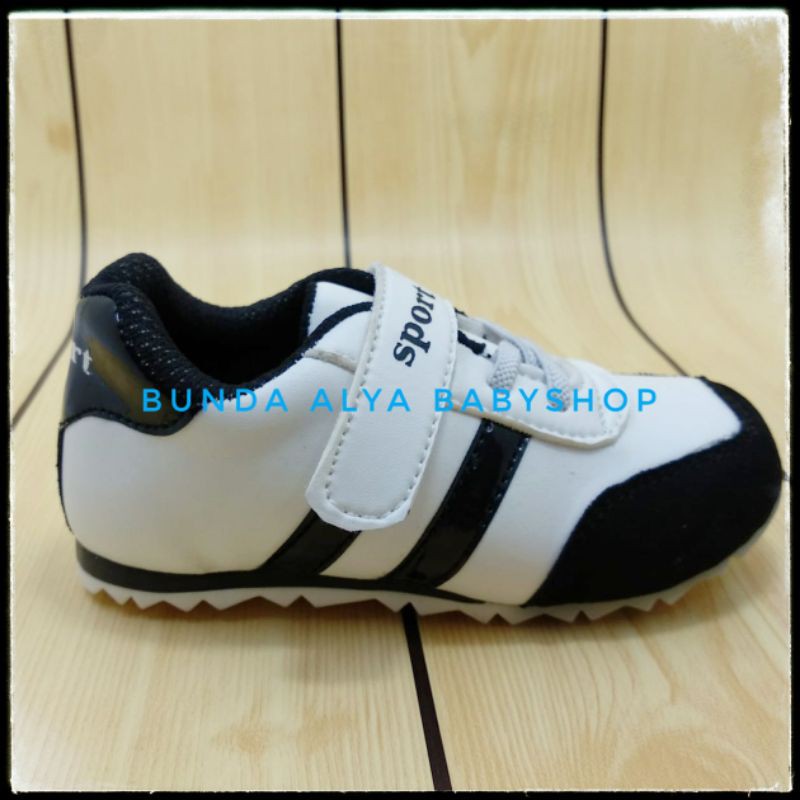 Sepatu Anak Laki Sport Usia 3 4 Tahun PUTIH HITAM - Sepatu Anak Cowok Sneakers Anti Licin Ringan Digunakan Size 27 - 30