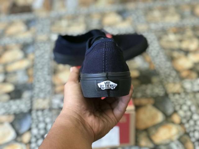 SEPATU43 VANS AUTHENTIC FULL BLACK HITAM POLOS WHITE PUTIH OLDSKOOL ERA SK8 PREMIUM BNIB ICC IFC DT