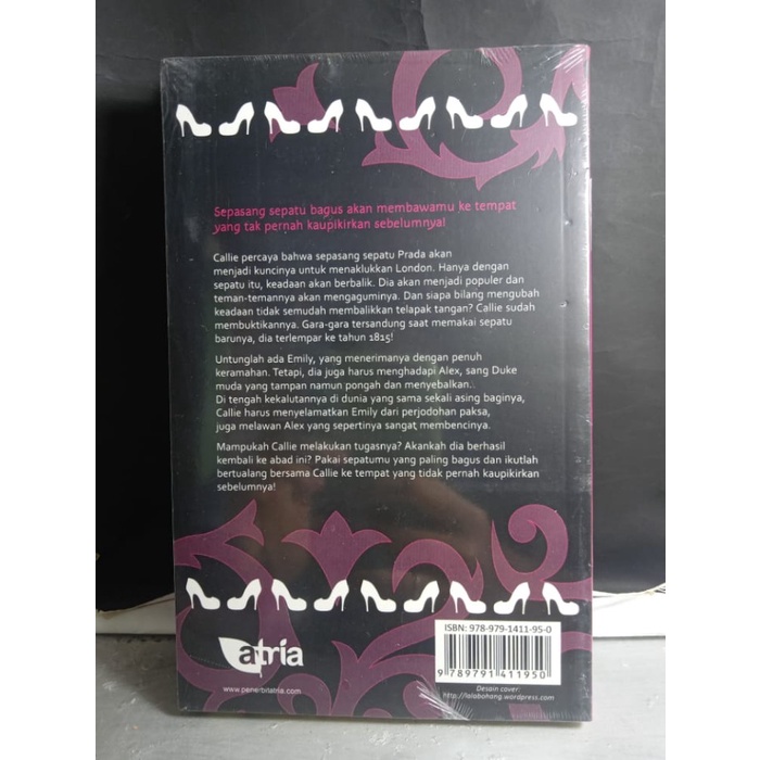 PRADA DAN PREJUDICE MANDY HUBBARD GARA GARA TERSANDUNG SAAT MEMAKAI SEPATU BARUNYA CALLIE TERLEMPAR KE TAHUN 1815 NOVEL FIKSI NOVEL REMAJA ORIGINAL-1