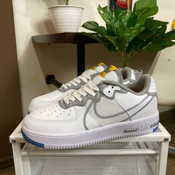 nike air force react dimsix