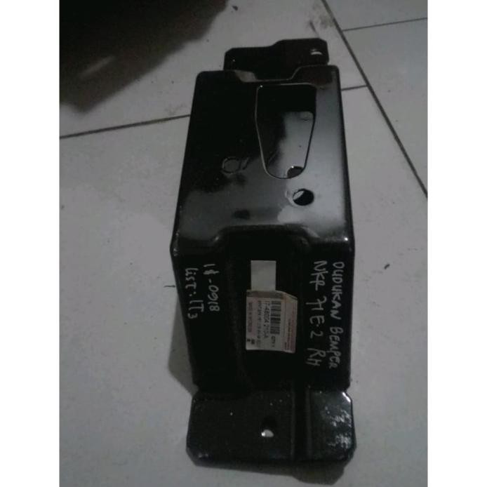 breket bumper / dudukan bumper depan isuzu elf new original