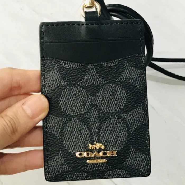 

Menakjubkan Coach Lanyard Id Case Original Metal Edition Black Gilaa!!!