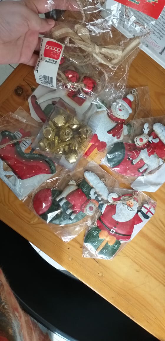 W! Accessories Gantungan Natal Lonceng 2x1.5cm (9pcs) 60240200