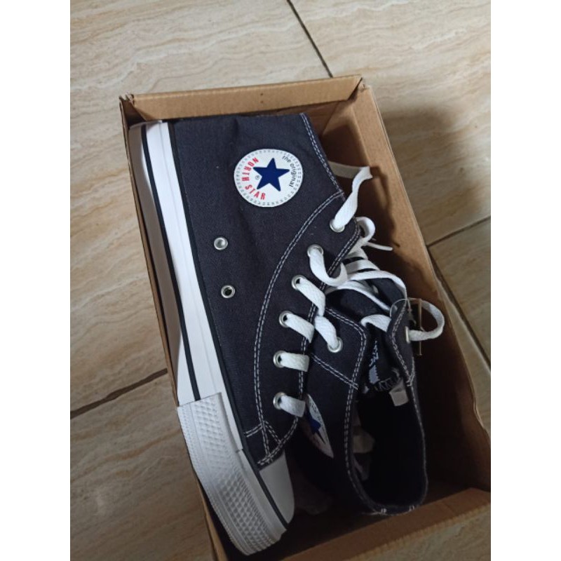 Sepatu North star original