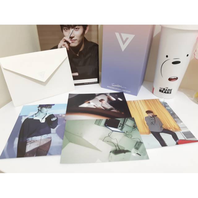 

Seventeen Dino & Jun Postcard