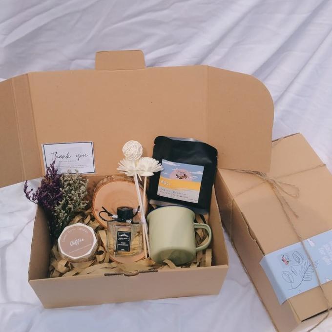 

Best Product!!! Gift Box Scented Candle Reed Diffuser || Kado Ultah || Hampers - Paling Diminati