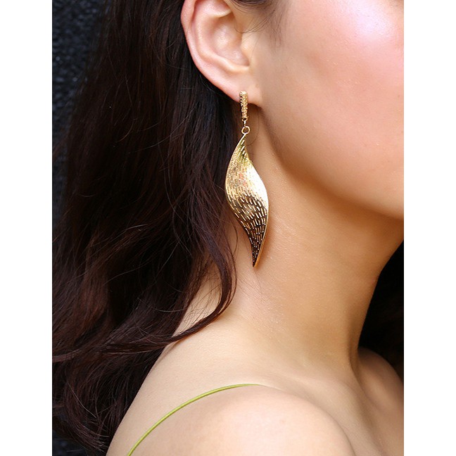 LRC Anting Tusuk Fashion Color Leaf Shape Decorated Earrings E7546X