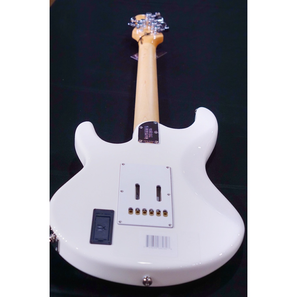 Ernie Ball Music Man Silhouette Special HSS Trem - White - Maple Matching Headstock - White G99056