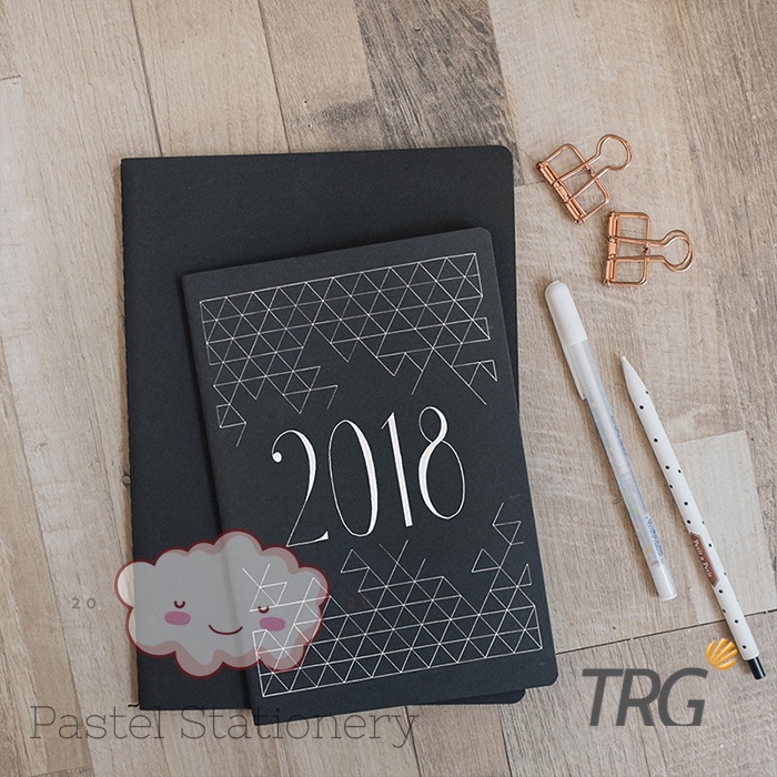 

Buku Tulis Catatan A5 Hitam TRG - Black Plain Paper Notebook TRG