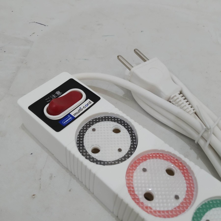 Multy Socket, Stop Kontak jadi 5 lubang warna warni Yunior Loyal