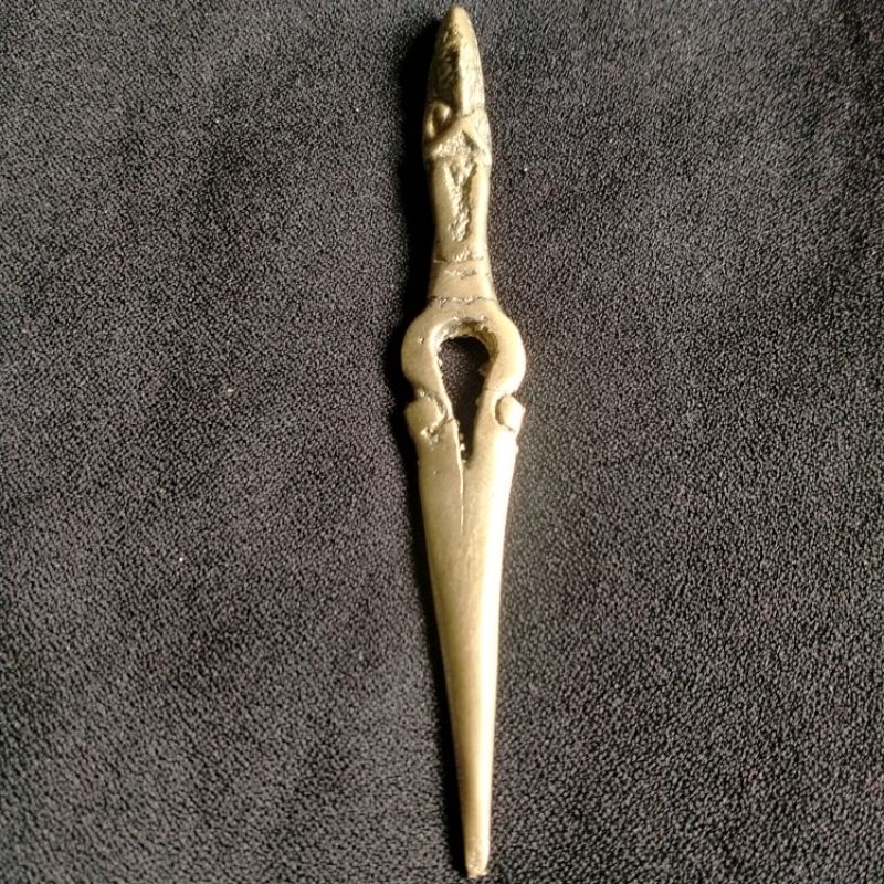 Keris Cundrik combong putut kuningan