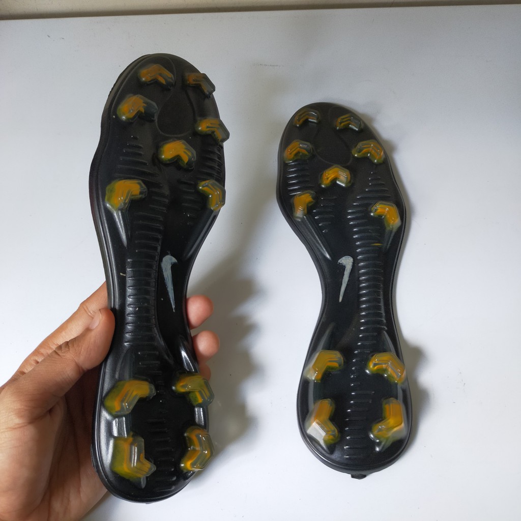 SOL SEPATU BOLA NIKE/Outsole sepatu bola Nike-Hitam pul oren