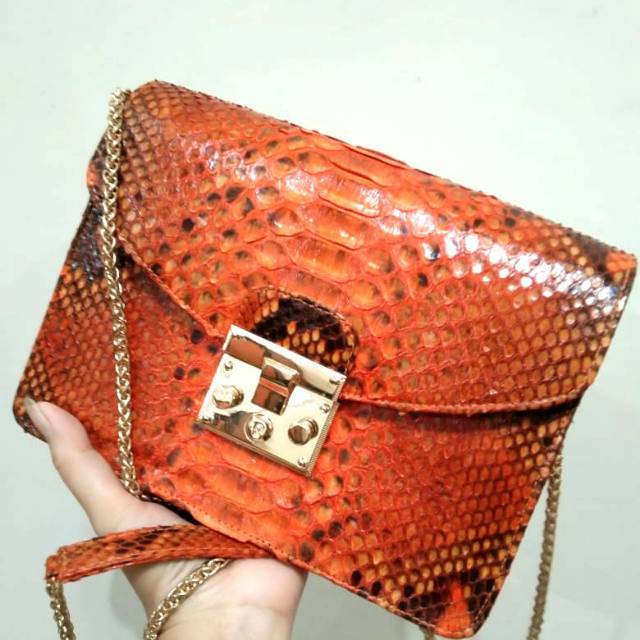 TAS KULIT ULAR ASLI TAS SELEMPANG TAS WANITA TIRUAN MODEL F-U-R-L-A