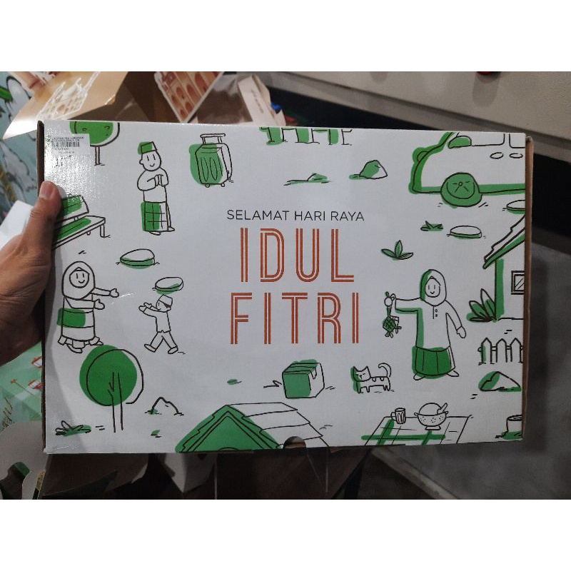 

READY KARDUS LEBARAN 500 GRAM MUAT 6 TOPLES MURAH KUE KERING PARCEL IDUL FITRI BULAT