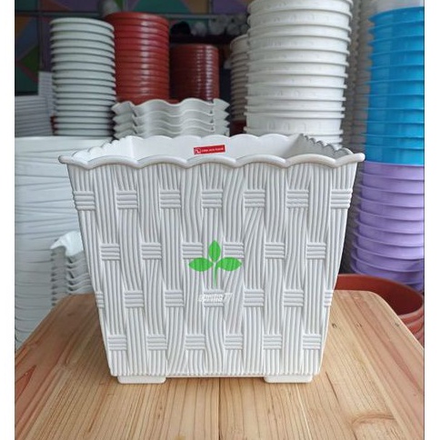 Pot kotak / segi CJP ROTAN 30