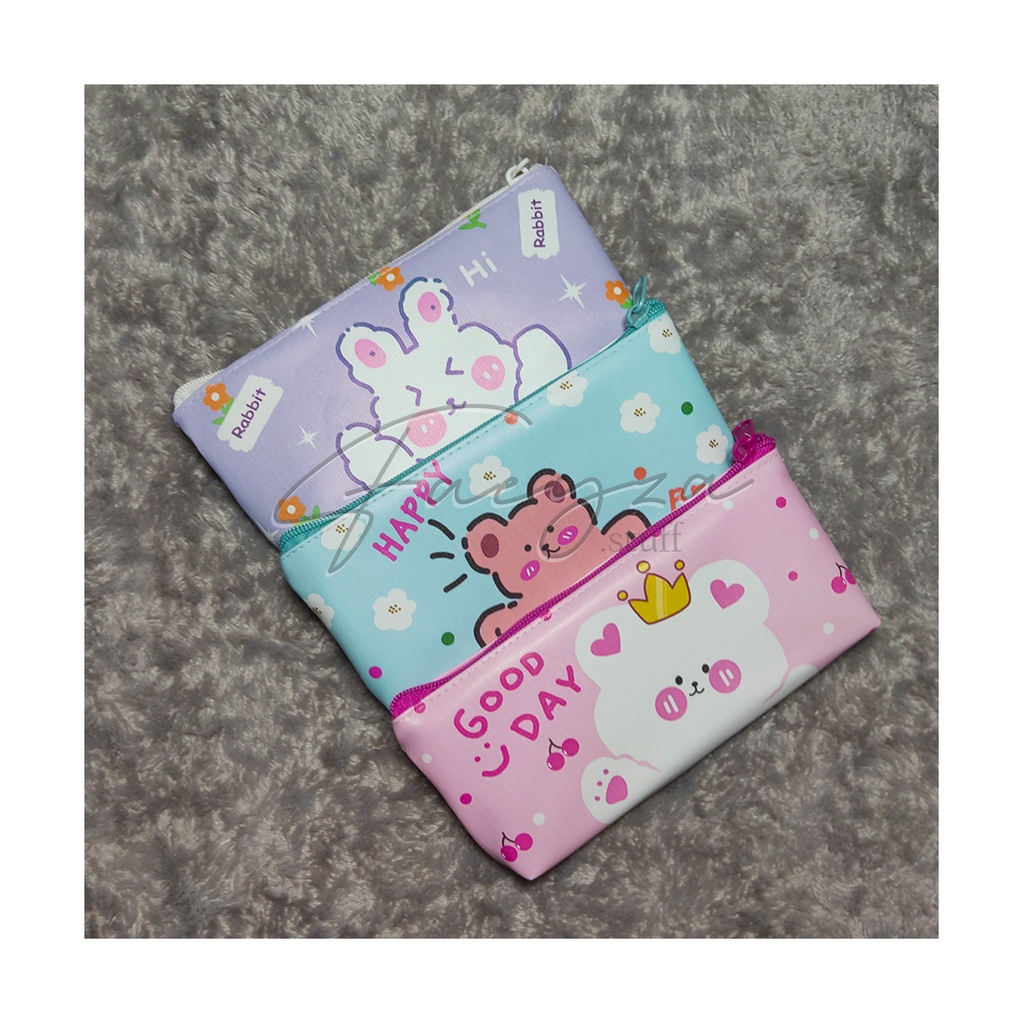 

Kotak Pensil Motif Karakter Lucu