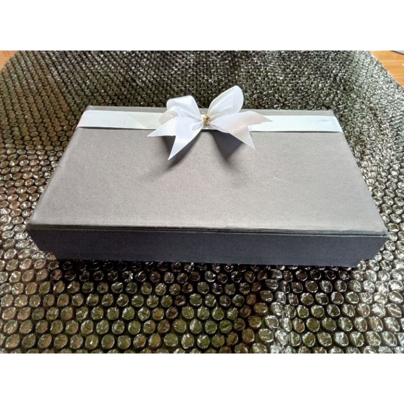 

Hard Box Kotak Kado Kotak Souvenir Gift Box