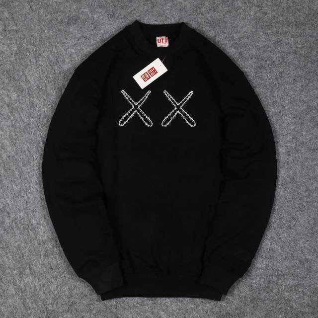 uniqlo crewneck