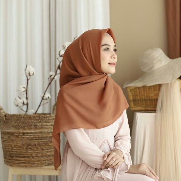 JILBAB BELLA SQUARE SEGI EMPAT / HIJAB BELLA SQUARE TERBARU WARNA TERLENGKAP / HIJAB SEGI EMPAT JAHIT TEPI NECI