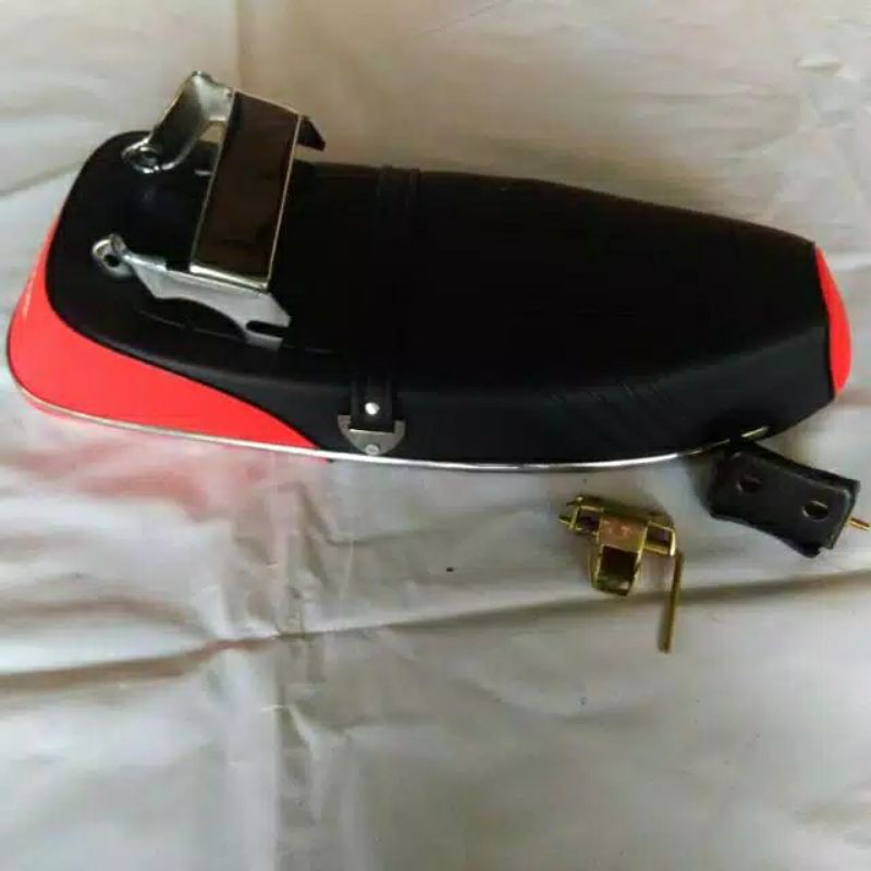 PAKET JOK HONDA C70 MODEL RACING PERAHU PLUS PANGKON MOTOR C70 SET KUNCI JOK HONDA C70 DAN ENGSEL