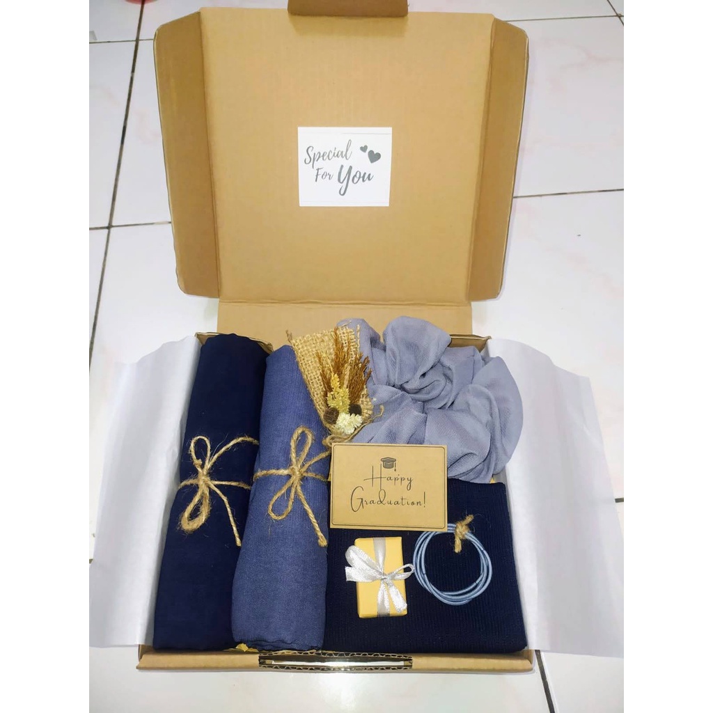 HAMPERS HIJAB MURAH HAMPERS LEBARAN KADO ULANG TAHUN WISUDA SEMPRO GIFTBOX HADIAH ANNIVERSARY PERNIKAHAN HAMPER HIJAB SEGIEMPAT