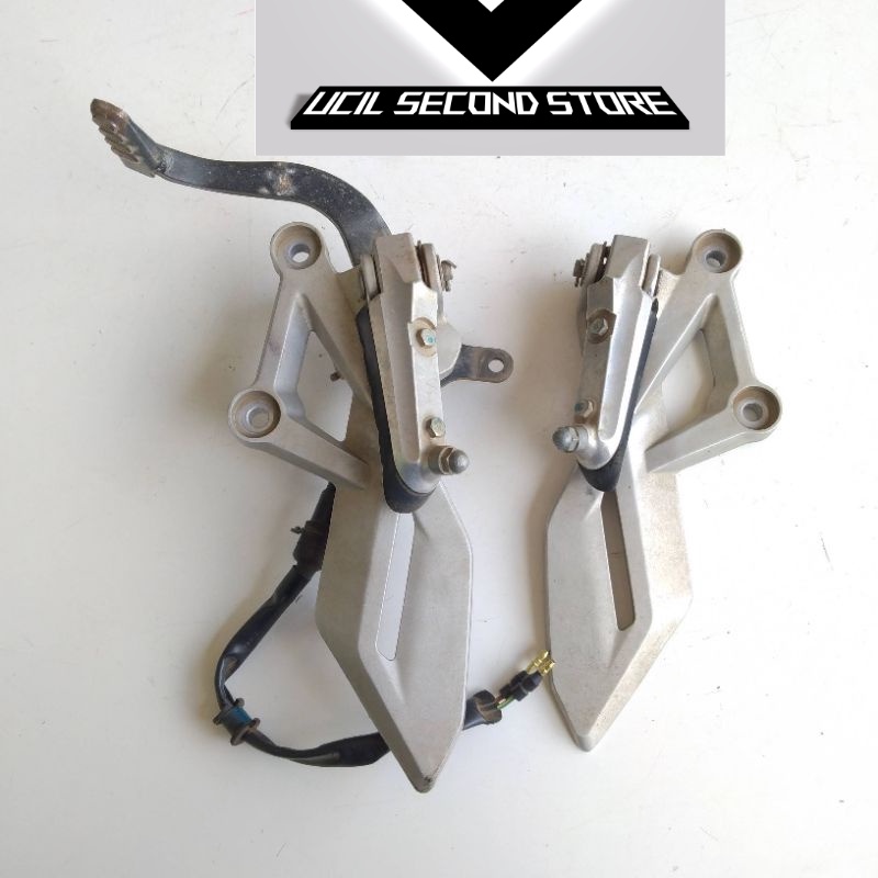 FULSET FOOTSTEP DEPAN ORI NEW CB150R LED STEP DEPAN CB150R NEW SET PEDAL REM SEKEN ASLI ORIGINAL