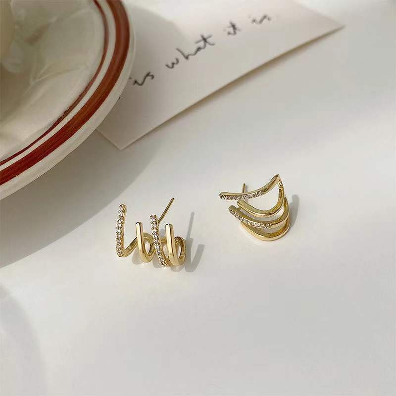 Anting Tusuk Model Berlian Imitasi Untuk Wanita