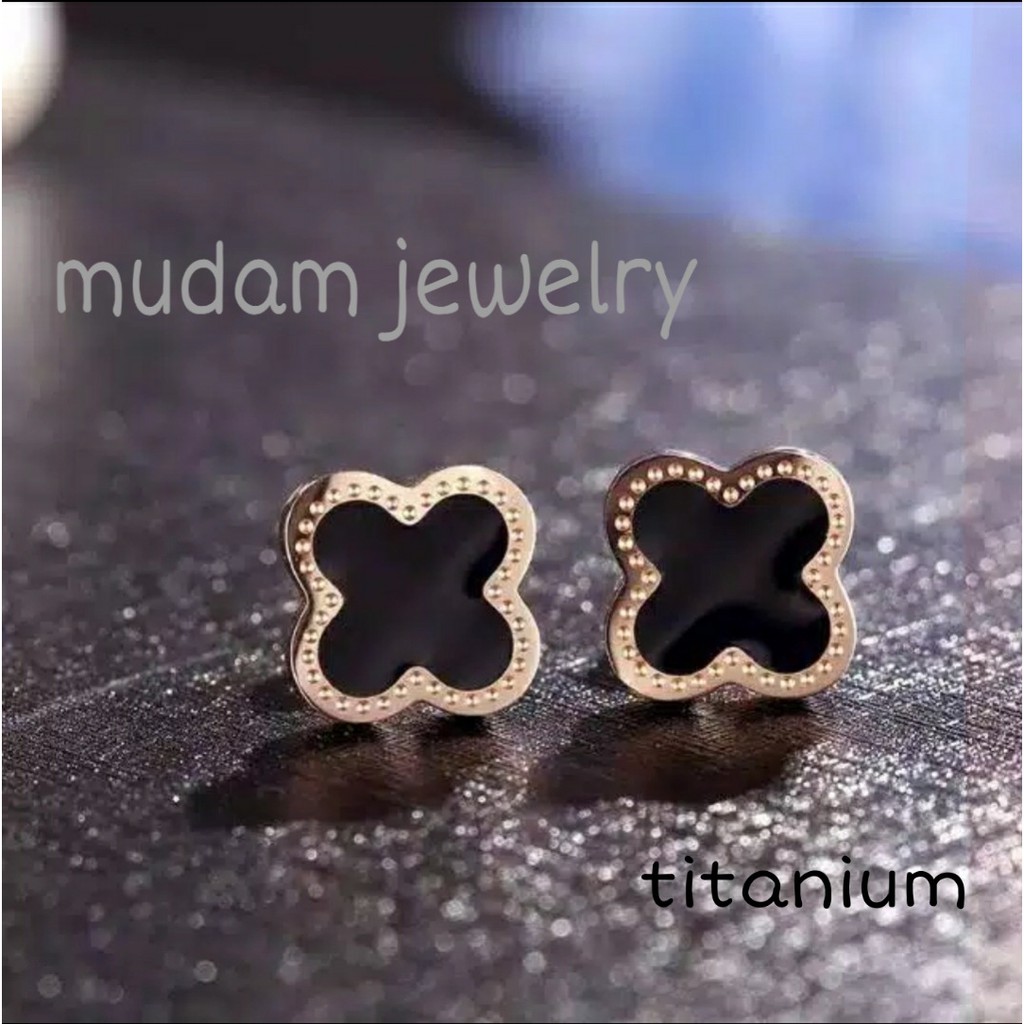 Anting Tusuk Titanium Aksen Bunga Semanggi Tersedia Warna Rose Gold dan Gold