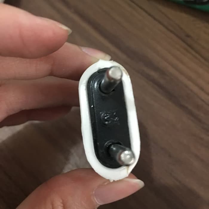 Steker Gepeng Karet Putih Bagus Voltama Aman Berkualitas ART506