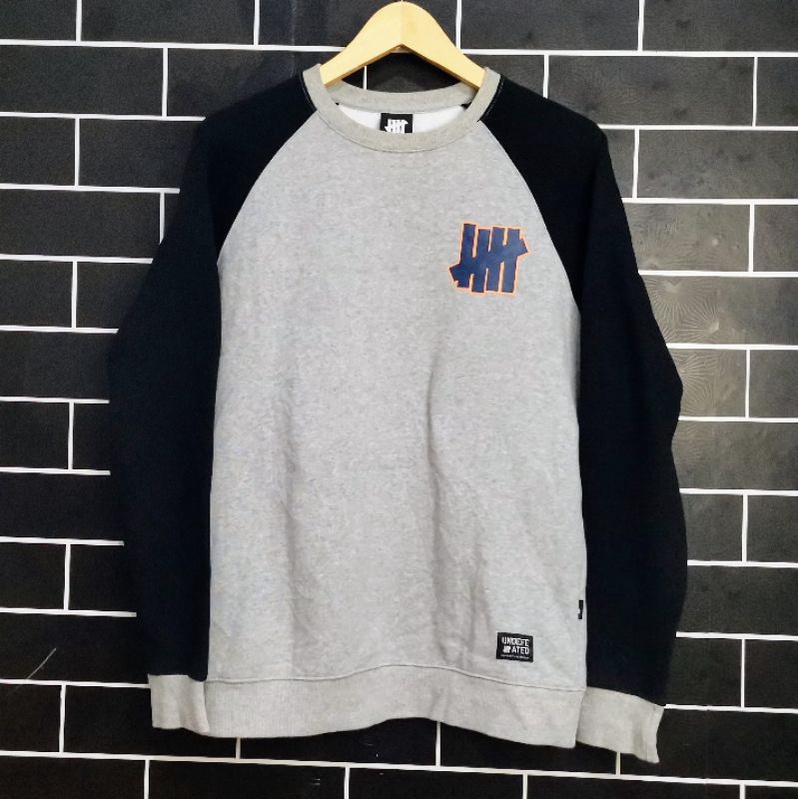 UNDEFEATED Original Raglan Sweater Crewneck