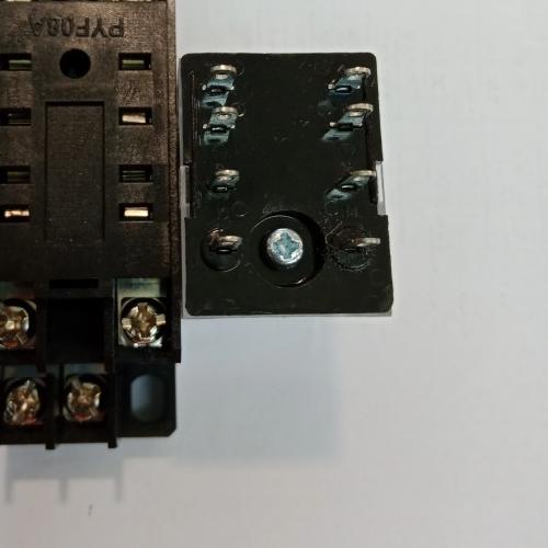 ➩ relay MY2N 220VAC omron + socket ←