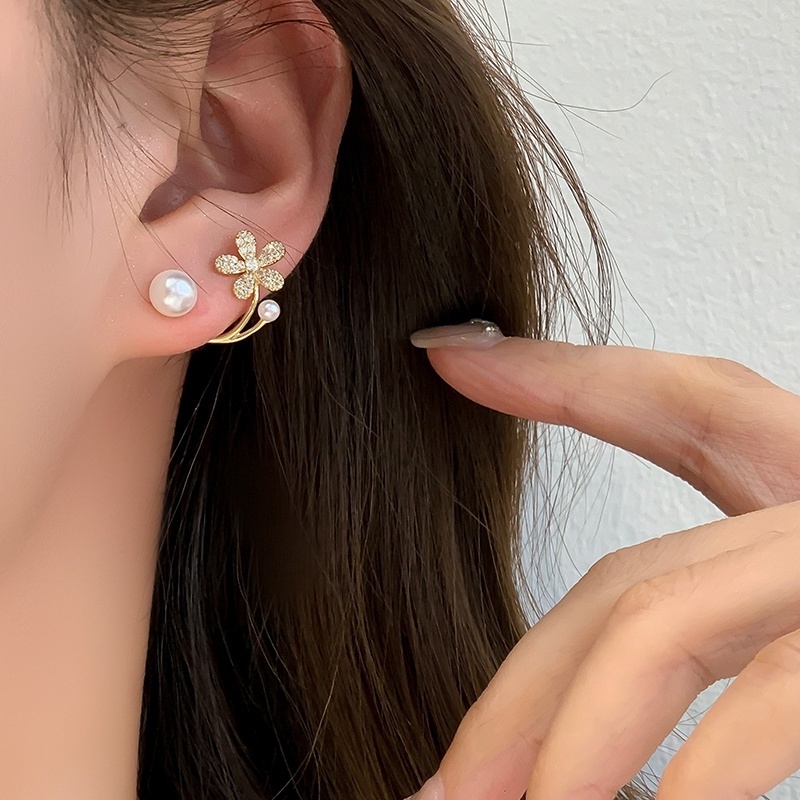 Anting Stud Desain Bunga Irregular Aksen Mutiara Berlian Imitasi Untuk Wanita