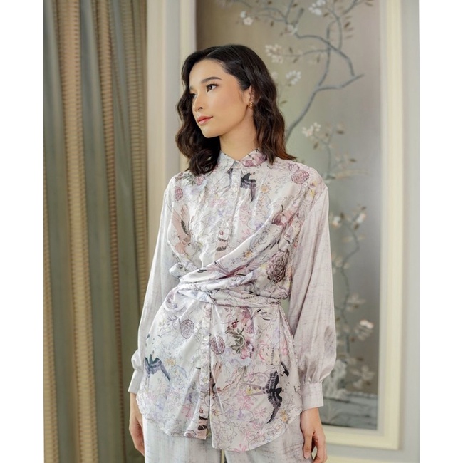 BENANG JARUM X RAISA WONDERFUL HARMONY WRAP SHIRT CREAM M