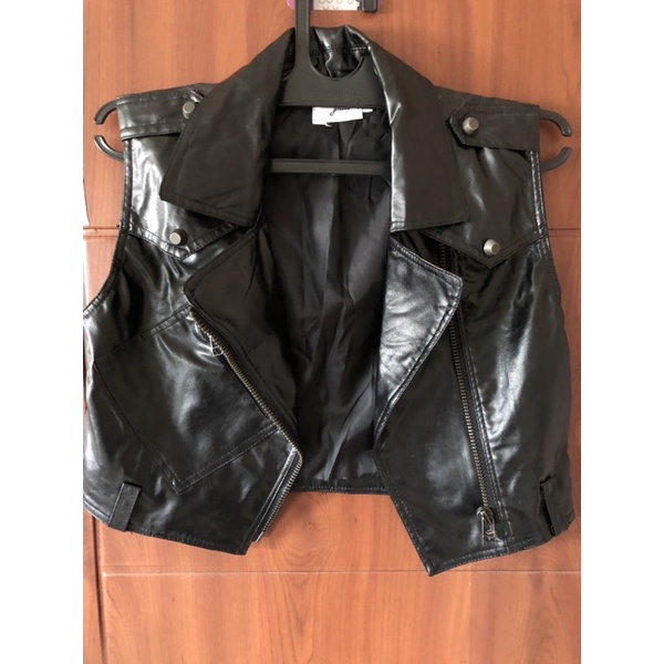 Preloved Jaket Kulit Wanita
