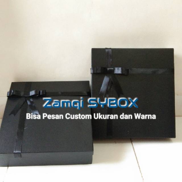 

Kotak kado gift box 28 x 28 x 8 bisa pesan customize untuk wedding,ulangtahun,parcel,souvenir